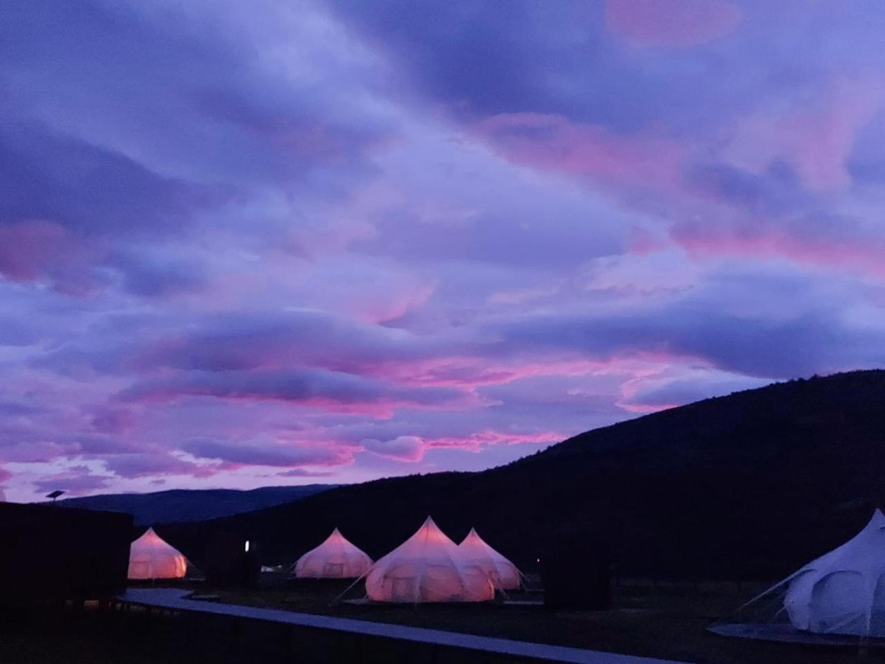 Chilenativo Riverside Camp Torres del Paine National Park Exterior foto